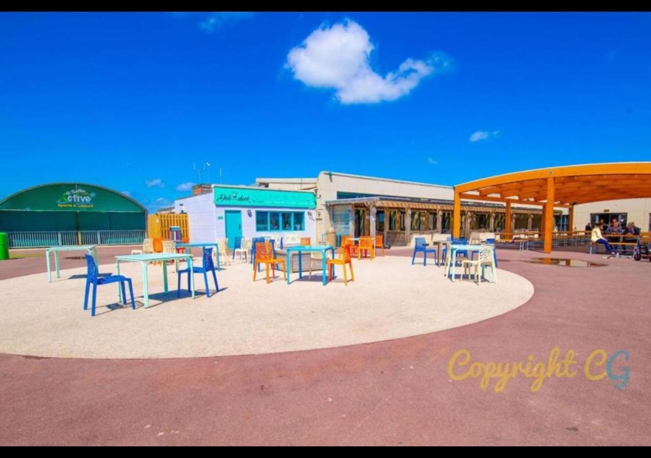 K90 - Chalet - Parkdean Resorts, Camber Sands Extérieur photo